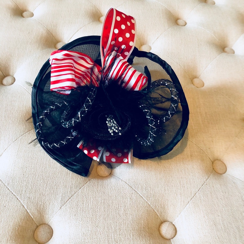 Black Fascinator - Picture 3 of 3